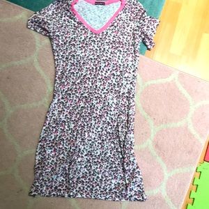 Pink leopard print David Cline size medium. Brand new. Perfect Summer tunic